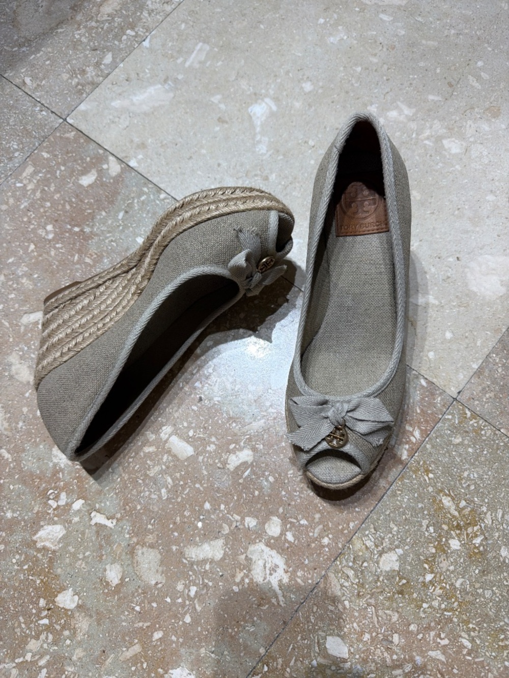 Shoe - Picture 4 of 4